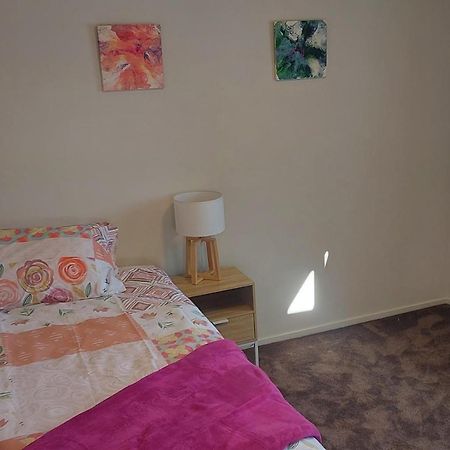 Cozy, New, Private 3 Bedroom Home Hamilton Exterior photo